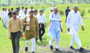 मंत्री श्री टेटवाल के साथ गुजरात सरकार के मंत्री श्री कुंवरजी बावलिया ने राजगढ़ के मोहनपुरा कुंडलिया सिंचाई परियोजना का अवलोकन कर किसानों से संवाद किया